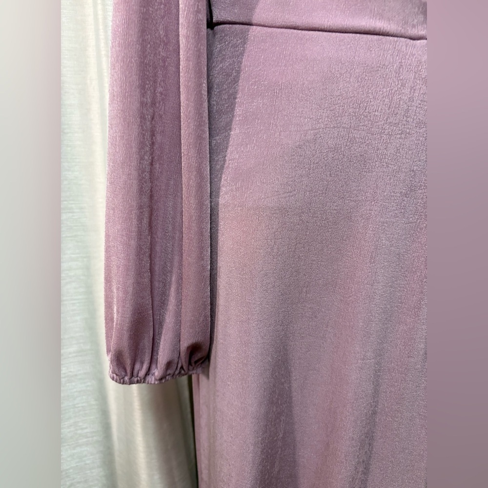 Elegant Lilac Long-Sleeve Draped Evening Dress - Picture 14 of 16